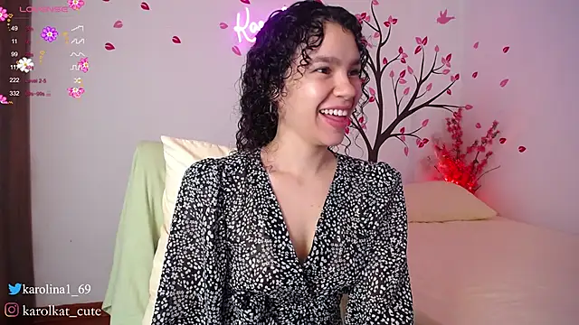 Snapshot of Karolina_1 chatting on February 17, 2025, 1:53 pm Karolina 1 online show from February 17, 2025, 1:53 pm