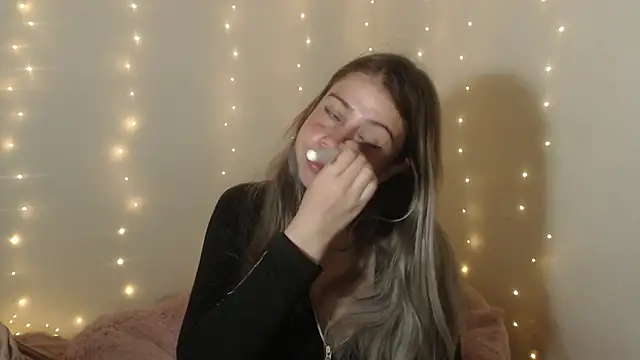 SweetSofty online show from February 16, 2026, 9:44 pm