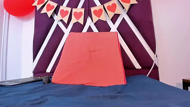 Snapshot of lara_murphy chatting on February 12, 2026, 9:10 pm lara murphy online show from February 12, 2026, 9:10 pm