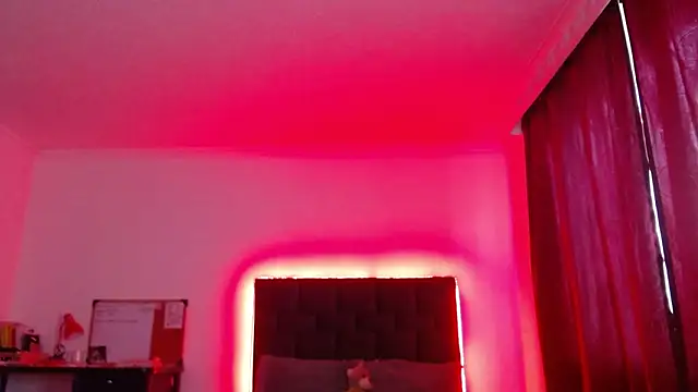 Snapshot of VALERY_MEER chatting on February 13, 2026, 1:07 pm VALERY MEER online show from February 13, 2026, 1:07 pm