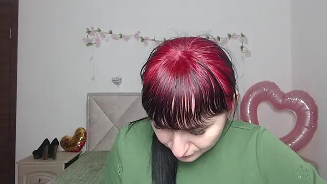 NinaFlawlees online show from March 3, 2026, 1:39 pm