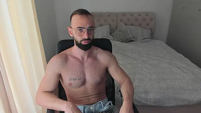 MichaelMasterss online show from February 9, 2026, 10:41 am