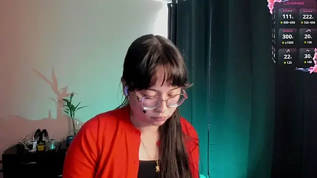 Snapshot of shantalc3rezo chatting on February 5, 2026, 8:24 pm shantalc3rezo online show from February 5, 2026, 8:24 pm