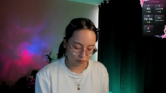 Snapshot of shantalc3rezo chatting on February 7, 2026, 8:34 pm shantalc3rezo online show from February 7, 2026, 8:34 pm