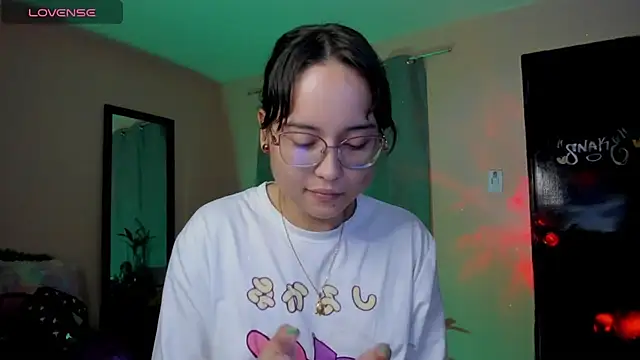 Snapshot of shantalc3rezo chatting on February 12, 2026, 8:37 pm shantalc3rezo online show from February 12, 2026, 8:37 pm