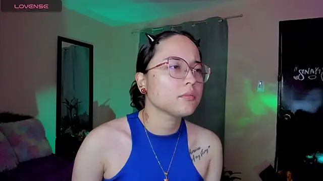 Snapshot of shantalc3rezo chatting on February 16, 2026, 7:43 pm shantalc3rezo online show from February 16, 2026, 7:43 pm