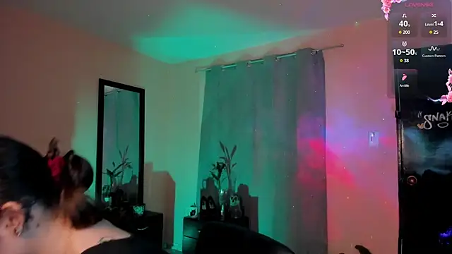 Snapshot of shantalc3rezo chatting on February 18, 2026, 7:54 pm shantalc3rezo online show from February 18, 2026, 7:54 pm