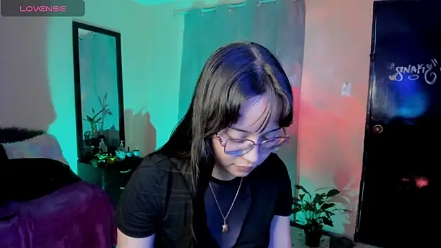 Snapshot of shantalc3rezo chatting on February 20, 2026, 8:53 pm shantalc3rezo online show from February 20, 2026, 8:53 pm