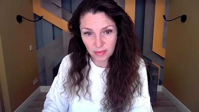 Snapshot of EllaLong chatting on February 22, 2026, 12:26 pm EllaLong online show from February 22, 2026, 12:26 pm