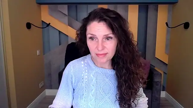 Snapshot of EllaLong chatting on February 24, 2026, 12:36 pm EllaLong online show from February 24, 2026, 12:36 pm