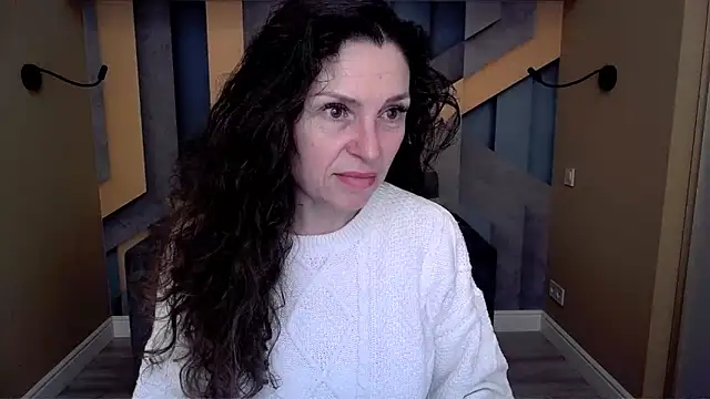 Snapshot of EllaLong chatting on February 28, 2026, 12:28 pm EllaLong online show from February 28, 2026, 12:28 pm