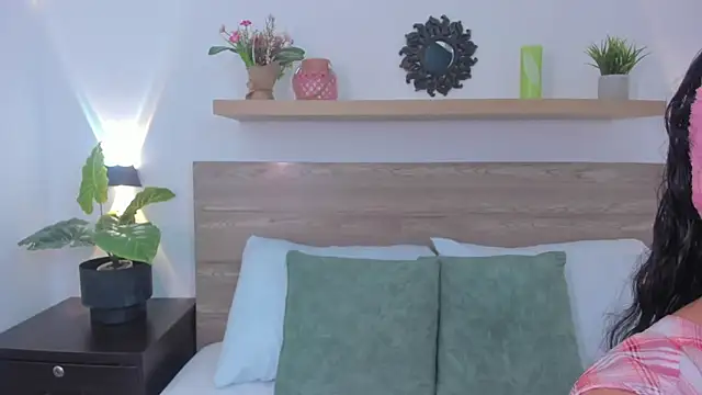 izaro22 online show from February 19, 2026, 12:56 pm