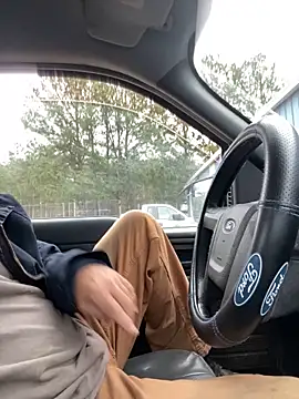 Snapshot of Themechanic420 chatting on December 19, 2024, 1:40 pm Themechanic420 online show from December 19, 2024, 1:40 pm