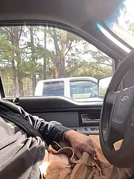 Snapshot of Themechanic420 chatting on November 26, 2025, 5:25 pm Themechanic420 online show from November 26, 2025, 5:25 pm