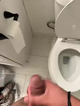 Snapshot of Asronrandon chatting on March 2, 2026, 3:30 am Asronrandon online show from March 2, 2026, 3:30 am