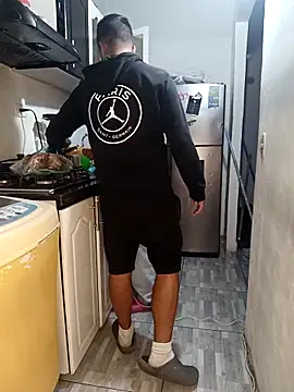 catire2323 online show from February 5, 2026, 12:15 am