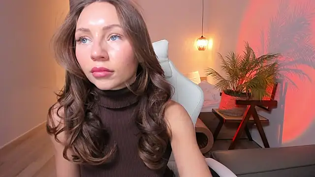 LilyRaisa online show from February 9, 2026, 3:21 am