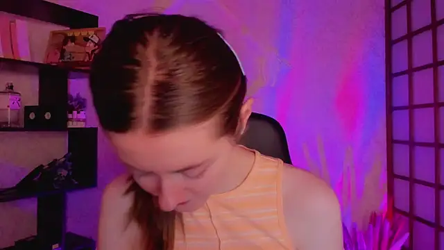 KateCuddle online show from February 5, 2025, 3:45 am