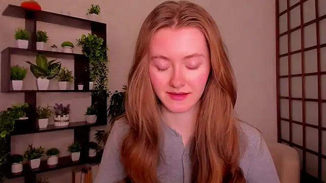 KateCuddle online show from October 7, 2025, 2:31 am