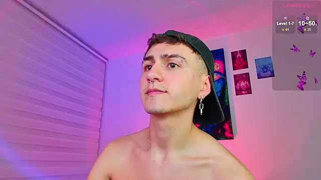 Snapshot of dimitri-bilak chatting on January 18, 2026, 4:49 am dimitri-bilak online show from January 18, 2026, 4:49 am