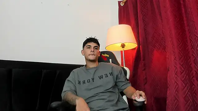 Snapshot of Evan_stoner chatting on September 26, 2025, 4:05 am Evan stoner online show from September 26, 2025, 4:05 am