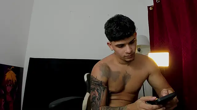 Snapshot of Evan_stoner chatting on October 7, 2025, 2:20 am Evan stoner online show from October 7, 2025, 2:20 am