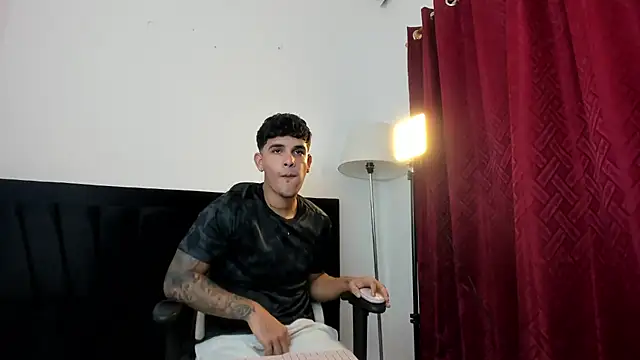 Snapshot of Evan_stoner chatting on October 15, 2025, 3:28 am Evan stoner online show from October 15, 2025, 3:28 am