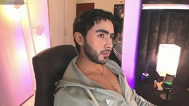 ItsMeEros online show from February 12, 2026, 9:43 pm