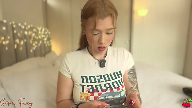 Snapshot of Foxxy222_ chatting on February 25, 2026, 8:07 pm Foxxy222 online show from February 25, 2026, 8:07 pm