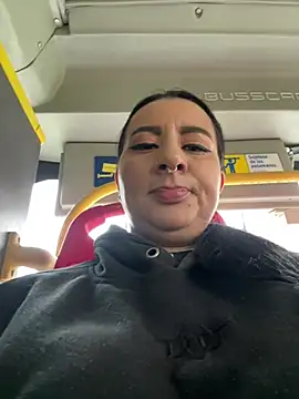 Abril Luv online show from February 19, 2026, 12:01 pm