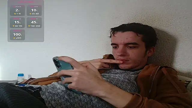 Snapshot of Tombgy07 chatting on January 19, 2026, 11:36 am Tombgy07 online show from January 19, 2026, 11:36 am