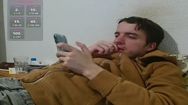 Snapshot of Tombgy07 chatting on February 16, 2026, 9:22 pm Tombgy07 online show from February 16, 2026, 9:22 pm