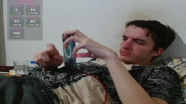 Snapshot of Tombgy07 chatting on February 18, 2026, 9:22 pm Tombgy07 online show from February 18, 2026, 9:22 pm