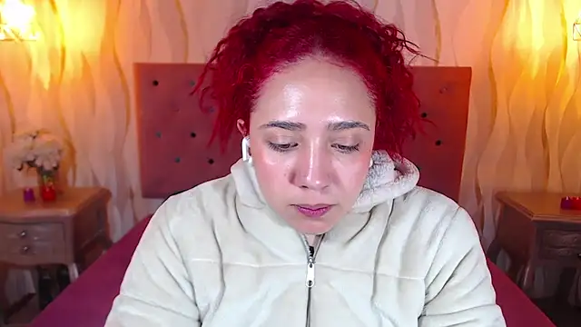 Snapshot of IsabelaLatina chatting on February 15, 2026, 4:14 pm IsabelaLatina online show from February 15, 2026, 4:14 pm