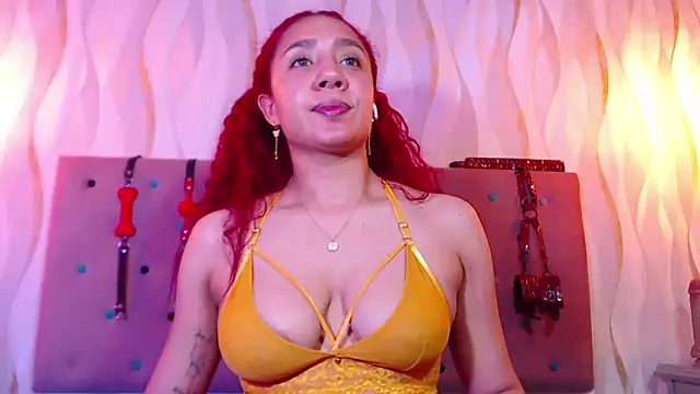 Snapshot of IsabelaLatina chatting on February 28, 2026, 4:46 am IsabelaLatina online show from February 28, 2026, 4:46 am