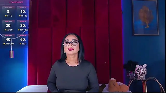 Snapshot of MadyLuxxx chatting on February 13, 2026, 7:21 pm MadyLuxxx online show from February 13, 2026, 7:21 pm