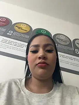 Luisa Fernandaa online show from September 24, 2025, 1:09 am