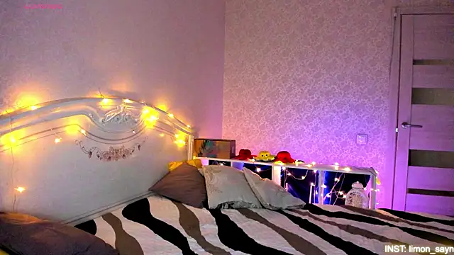 LillyMoure  online show from February 20, 2026, 11:05 pm