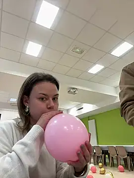 Snapshot of BabyNila chatting on January 25, 2025, 4:03 pm BabyNila online show from January 25, 2025, 4:03 pm