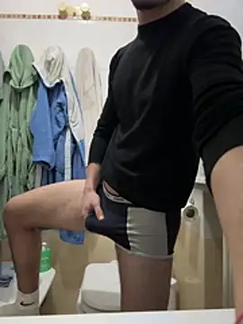 Snapshot of giovanni5281 chatting on February 12, 2026, 4:02 pm giovanni5281 online show from February 12, 2026, 4:02 pm