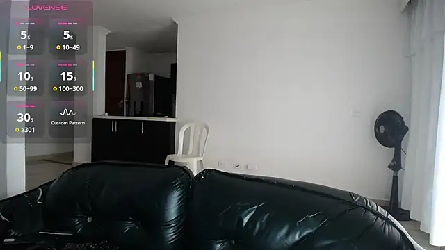 Snapshot of tiffany__pink chatting on January 31, 2026, 9:13 pm tiffany pink online show from January 31, 2026, 9:13 pm