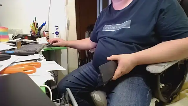 tipko123 online show from October 10, 2025, 3:33 pm