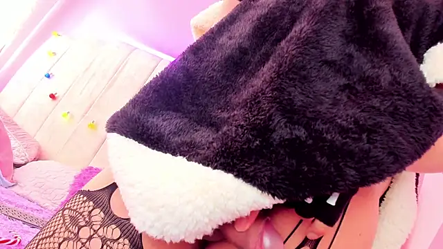 Snapshot of Satuurn_ chatting on December 12, 2024, 7:26 pm Satuurn online show from December 12, 2024, 7:26 pm