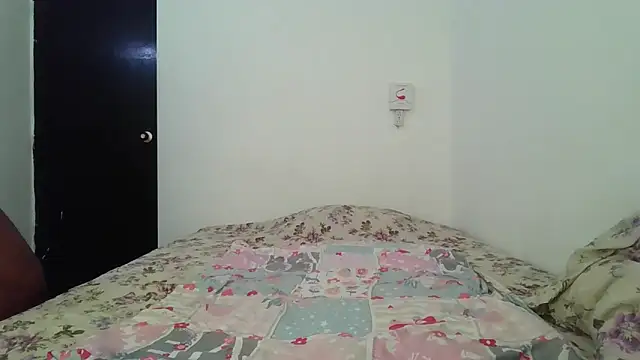 Snapshot of Ashaichious chatting on February 25, 2026, 8:40 pm Ashaichious online show from February 25, 2026, 8:40 pm