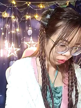   Mai-love19   online show from February 8, 2026, 10:24 pm