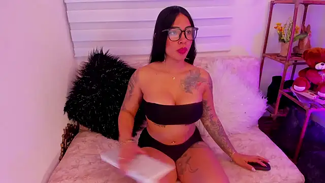 Gypsie velvet1 online show from February 9, 2026, 9:19 pm