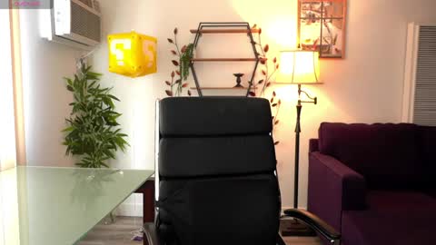 Olivia online show from April 21, 2026, 9:06 pm