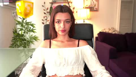 Snapshot of 0_perfect_imperfection_0 chatting on May 19, 2026, 11:44 pm Olivia online show from May 19, 2026, 11:44 pm