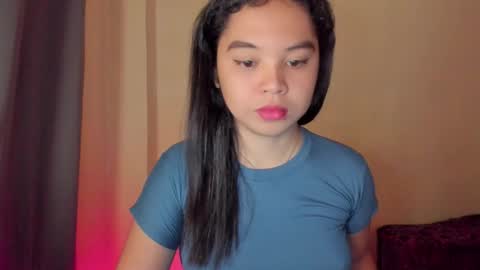 0wwlo0k online show from November 18, 2025, 5:23 am