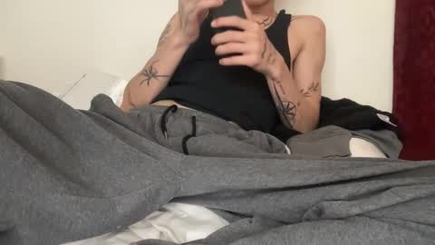 Snapshot of 10incock18 chatting on December 2, 2025, 12:49 am 10incock18 online show from December 2, 2025, 12:49 am